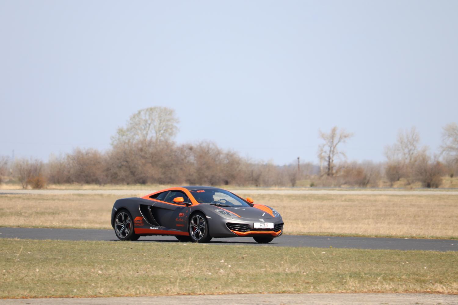 McLaren élményvezetés