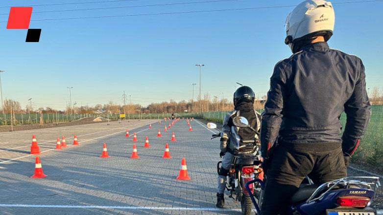 Motoros vezetéstechnikai képzés | A városi közlekedés veszélyhelyzeteire felkészítő tanfolyam - 2.