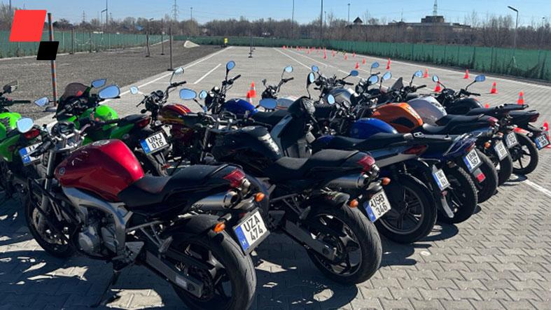 Motoros vezetéstechnikai képzés | A városi közlekedés veszélyhelyzeteire felkészítő tanfolyam - 3.