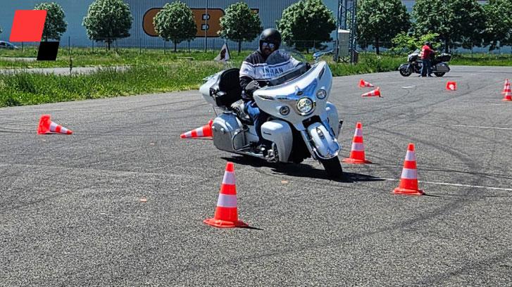 Motoros vezetéstechnikai tréning - 3.