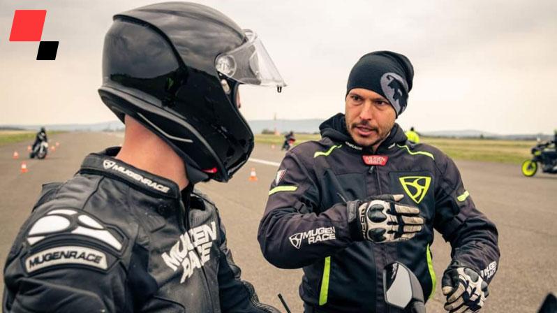 Motoros vezetéstechnikai tréning - 1.